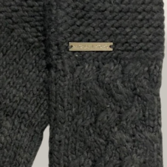 MK Mitten Goves With Classy Logo - Picture 2 of 2